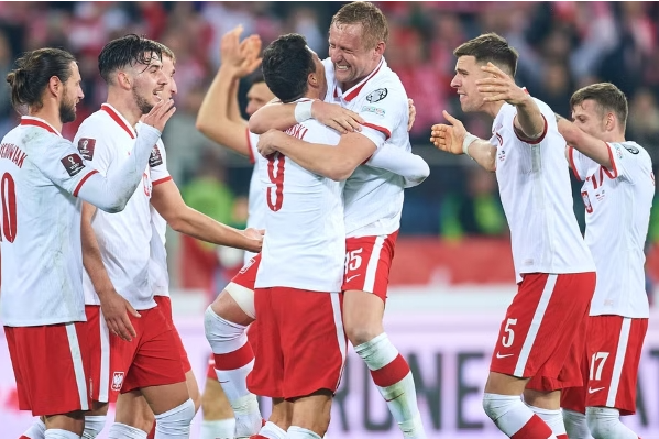 Ba Lan đánh bại Estonia 5-1 và giành quyền vào chung kết play-off cúp C1缩略图